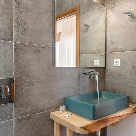 Villa Sea Front Suites, Maisonettes &