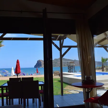 Villa Sea Front Suites, Maisonettes &