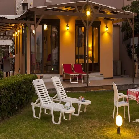 Sea Front Suites, Maisonettes & Apartments * Agia Marina (Crete)